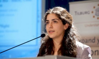 سيدة ظهرت رفقة الشيباني في أنطاليا.. من تكون؟