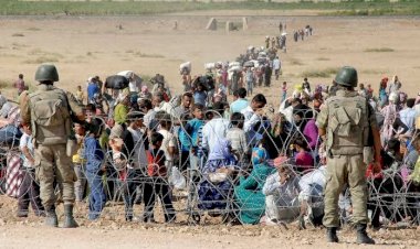 تفكيك عقدة الهول.. اتفاق كردي - سوري يعيد فتح بوابة العودة للنازحين