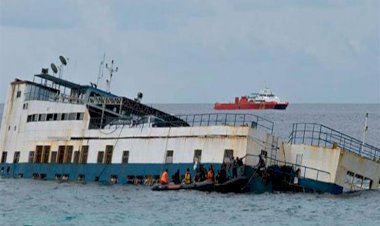 عبّارة الموت تغرق قرب بالي.. ومصير العشرات مجهول