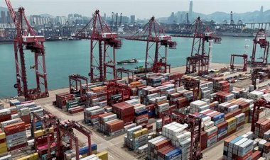 واشنطن تُصعّد ضد الحلفاء والخصوم.. حرب الرسوم تدخل الشرق الأوسط