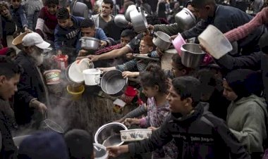 غزة الجائعة.. سوء تغذية يفتك بالأطفال وسط حصار خانق