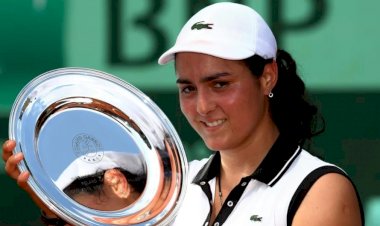 أنس جابر تعلق المضرب مؤقتًا.. سنوات من البطولات