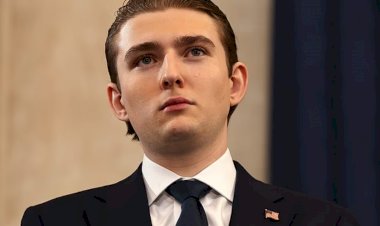 الغياب الغامض لنجل الرئيس الأمريكي.. بارون ترامب يرفض الظهور مع والده