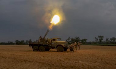 أعنف هجوم روسي منذ أسابيع يتزامن مع قمة ترامب – زيلينسكي في واشنطن