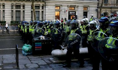 لندن تغلي.. تظاهرات اليمين المتطرف تتحول إلى مواجهة عنيفة مع الشرطة