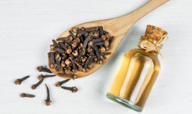 القرنفل.. رائحة عطرية وفوائد مذهلة لصحة الأسنان