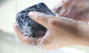 تعرف على فوائد صابون الفحم للبشرة