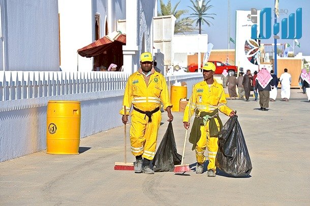 تقرير أميركي: قطر لا تقدم الدعم للعمال وتركتهم فريسة للعنصرية