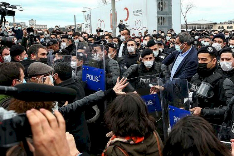 عصابات أردوغان يختطفون طلاب جامعة بوغازيتشي المناهضين لسياساته