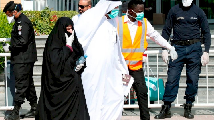 بين الغضب والتمييز والاستهجان... رحلة القطريين الشاقة لتلقي لقاح كورونا