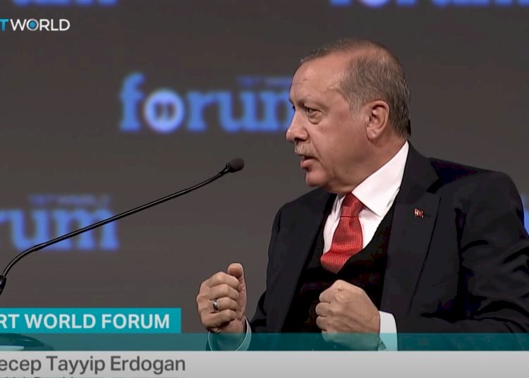 تقارير تكشف علاقة أردوغان برجل أعمال متورط في قضية رشوة