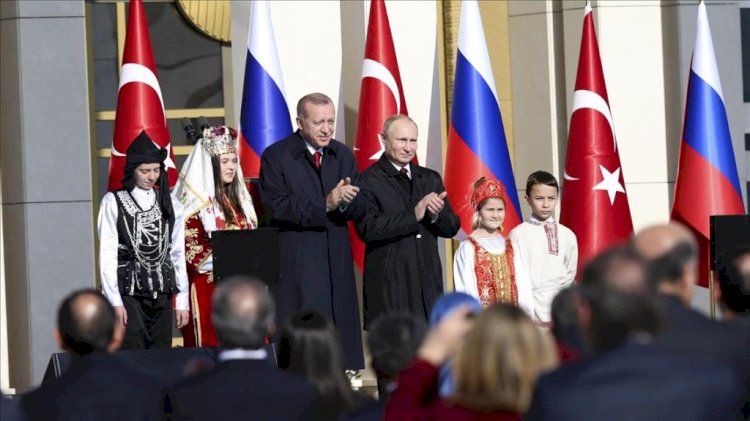 تركيا المتعثرة اقتصادياً تتخلى عن شراء حصص في محطتها النووية التي تبنيها روسيا