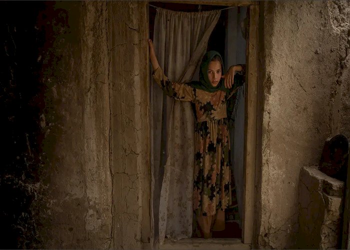 انتهاكات طالبان تتزايد.. منع الفتيات من الابتسام وتكسير عظام مَن ترتدي بنطالاً