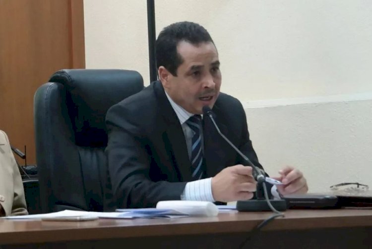 الجنون هو الحل.. الإخواني بشير العكرمي يدعي الإصابة بانهيار عصبي بعد قرار ضبطه