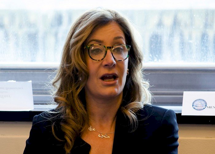 سارة ليا ويتسون ذراع الإخوان في العالم.. تتجاهل غزة وتنتقد العرب