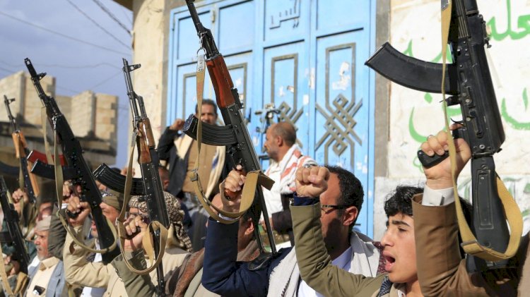 محلل يمني: نهب الحوثيين لمخازن الغذاء في صعدة يُؤكد استغلالهم للمساعدات كسلاح حرب