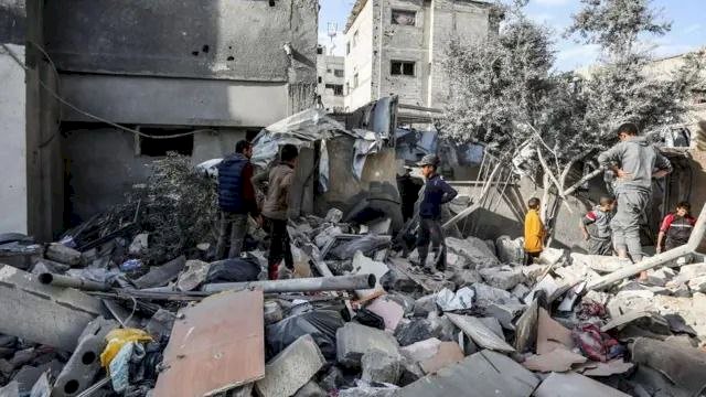 عمليات في غزة وتوسع استيطاني بالضفة.. تل أبيب تفرض معادلات جديدة