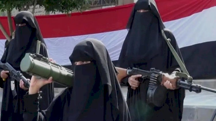 عبوات الموت المقنعة.. الحوثيون يستخدمون حقائب التجميل لقتل النساء في تعز