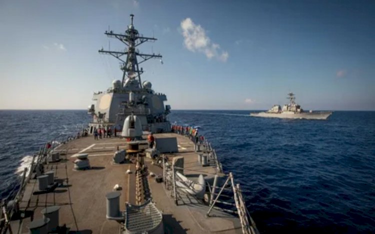 تصاعد التوتر في البحر الأحمر.. هجمات الحوثيين تُشعل أزمة تجارية عالمية