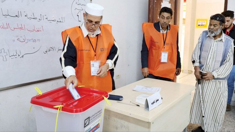 بين الانقسام والفساد: لماذا يفقد الليبيون الثقة في صناديق الاقتراع؟