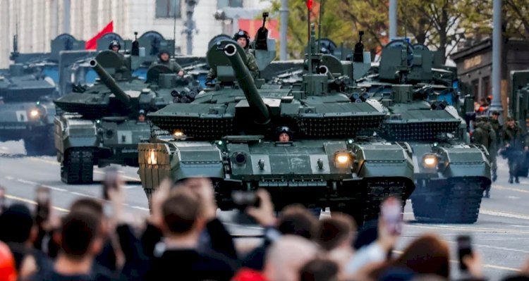 طائرات أوكرانية تضرب موسكو عشية احتفالات يوم النصر.. وتعليق الرحلات الجوية في العاصمة