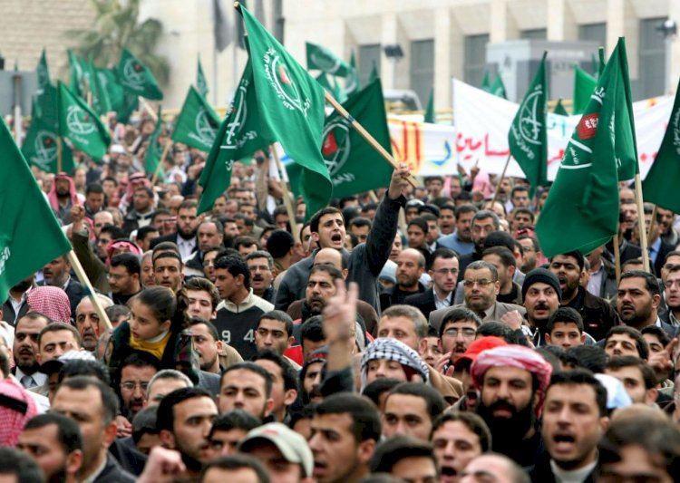 زلزال عمّان يهز إخوان لبنان.. صراع الأجنحة على القيادة والسلاح