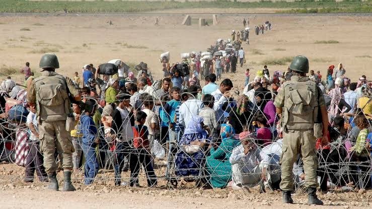 تفكيك عقدة الهول.. اتفاق كردي - سوري يعيد فتح بوابة العودة للنازحين