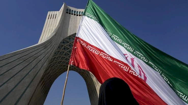 واشنطن تُشهر سيفها.. خطط أمريكية جاهزة لضرب إيران إذا تعثرت الدبلوماسية