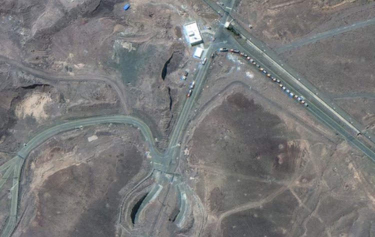 تحركات سرية وأقمار صناعية ترصد.. تفاصيل نقل إيران لليورانيوم قبل الضربة الأمريكية