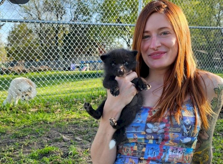 انتحار المؤثرة ميكايلا راينز عن 29 عامًا بسبب التنمر الإلكتروني