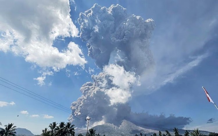 لحظات الرعب في فلوريس.. ثوران عنيف لبركان ليووتوبي يهدد السكان ويعطل الرحلات