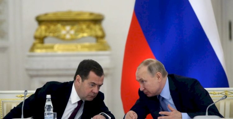 تهديد أم تصعيد.. ترامب يُصدر أوامر بتحريك غواصات نووية بالقرب المياه الإقليمية الروسية