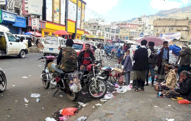 محلل سياسي يمني: الحوثيون يستخدمون المرور كأداة قمع وتجنيد قسري للفقراء