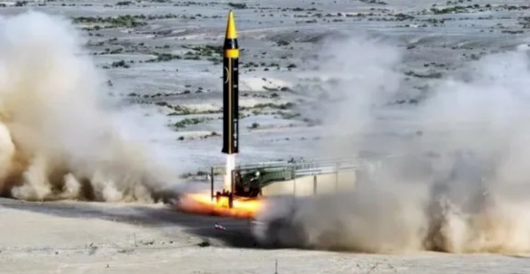 إسرائيل تُحقق في هجوم صاروخي حوثي.. هل استخدمت ذخائر عنقودية إيرانية الصنع؟