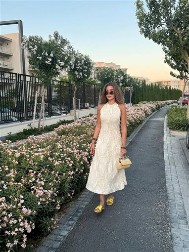 هنا الزاهد تحتفل بنهاية الصيف وتخطف الأنظار في أحدث ظهوراتها