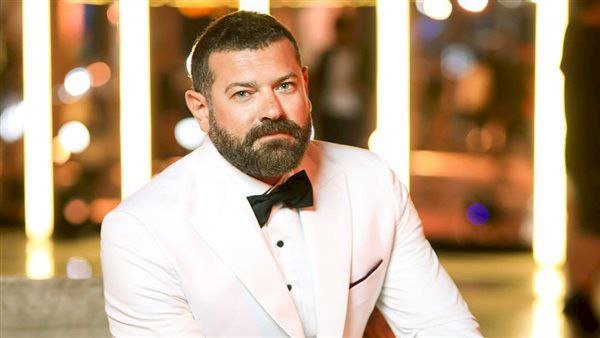 عمرو يوسف يكشف كواليس أول لقاء فني مع نور الشريف في الدالي