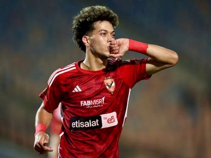 أزمة إمام عاشور بين الأهلي ووكيله آدم وطني.. هل يقترب الرحيل؟