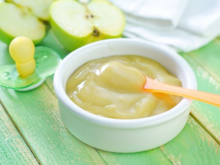 عن الفوائد المذهلة للتفاح المسلوق للرضيع والتنبيه على أضراره