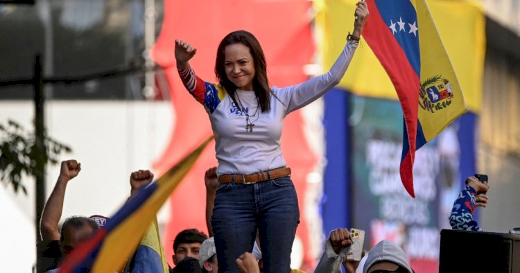 ماريا كورينا ماتشادو تحصد جائزة نوبل للسلام تقديرًا لنضالها ضد ديكتاتورية مادورو