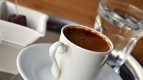 أضرار شرب القهوة بكثرة.. مخاطر صحية قد تؤثر على جسمك